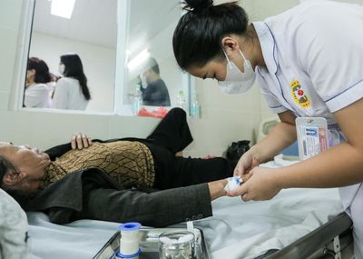 Số ca sốt xuất huyết tăng 2,5 lần so với cùng kỳ, chuyên gia cảnh báo bất thường