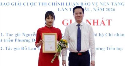Phường Phúc Lợi trao giải Cuộc thi chính luận về bảo vệ nền tảng tư tưởng của Đảng