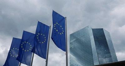 ECB cân nhắc tăng lãi suất trước sức ép lạm phát