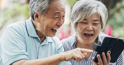 Nếu còn dư tiền sau tuổi 60, đừng tiếc: 3 khoản chi giúp tuổi già bớt khổ, con cháu cũng nhẹ gánh