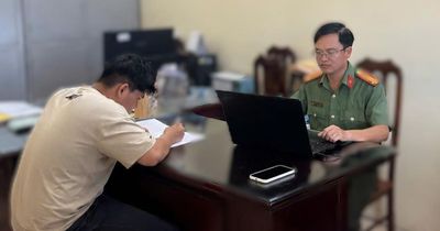 Thiếu niên 16 tuổi ở Ninh Bình nhận 'hoa hồng' 50.000 đồng/lần khi quảng bá web cờ bạc, bị công an xử lý