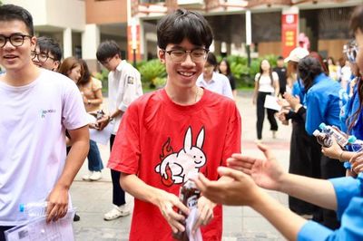 Thí sinh nói gì sau bài thi Ngữ văn kỳ thi tốt nghiệp THPT 2026 sáng nay?