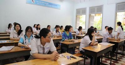 Hơn 500 thí sinh vắng thi môn Ngữ văn tại TPHCM, một thí sinh phải nhập viện cấp cứu