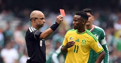 Ba thẻ đỏ xuất hiện ngay trận mở màn World Cup 2026