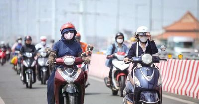 Vì sao Hà Nội thay đổi đề xuất hỗ trợ chuyển đổi xe máy điện