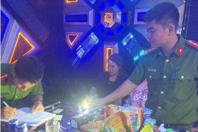 Xử phạt 6 cơ sở kinh doanh dịch vụ biến tướng