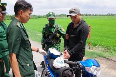 Phá đường dây vận chuyển ma túy qua cửa khẩu Mộc Bài