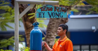 Tiếng kẻng đặc biệt và hành trình đến kỳ thi tốt nghiệp THPT của nam sinh Hrê