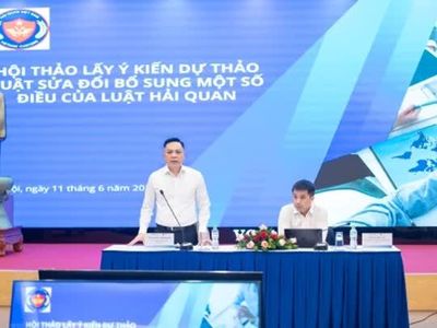 Shopee quan ngại nếu sàn thương mại điện tử phải khai báo hải quan