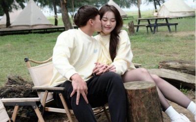 Vợ Hồ Văn Cường xinh đẹp, hạnh phúc bên chồng