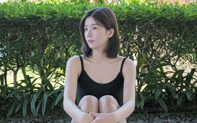 Kwon Eun Bi gây chú ý với vóc dáng quyến rũ
