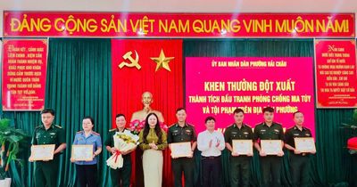 Khen thưởng Biên phòng cửa khẩu cảng Đà Nẵng về thành tích đấu tranh phòng chống tội phạm