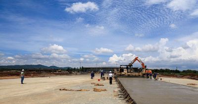 Chạy đua xuyên đêm trên công trường nâng cấp sân bay Liên Khương