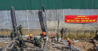 Quân đội tiếp sức xây dựng trường học ở vùng biên