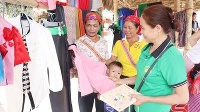 Độc đáo chợ phiên biên giới Xuân Nha