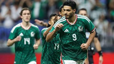 Đội tuyển Mexico khởi đầu thuận lợi