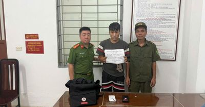 Phạm Mạnh Thắng bị bắt sau màn 'áp sát' nữ sinh trên phố