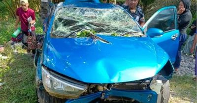 Ô tô đâm đường ống nước, 5 người trong gia đình tử vong: Chi tiết đau lòng nhất tại hiện trường khiến ai cũng xót xa