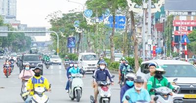 Hà Nội nắng nhẹ, ngày có lúc có mưa rào