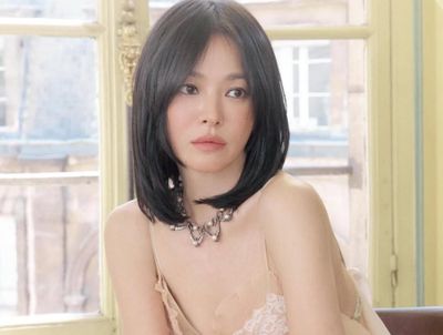 Song Hye Kyo gợi cảm ở tuổi 44