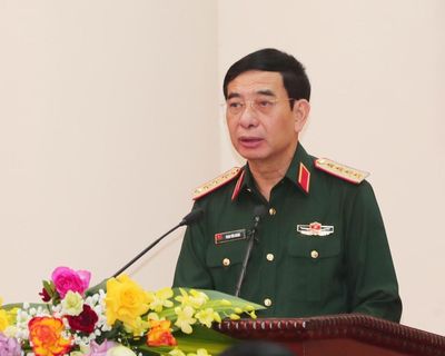 Bộ trưởng Phan Văn Giang gửi thư khen lực lượng tìm kiếm 11 ngư dân gặp nạn trên biển