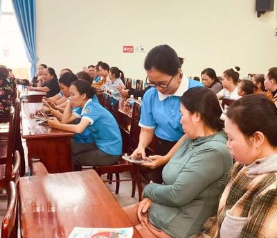 Phụ nữ phường Ba Ngòi thi đua chuyển đổi số, chuyển đổi xanh