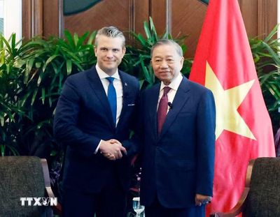 Tổng Bí thư, Chủ tịch nước Tô Lâm tiếp Bộ trưởng Quốc phòng các nước bên lề Đối thoại Shangri-La