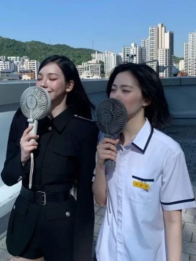 'Bộ đôi dễ thương nhất K-pop cuối tháng Năm' đã lộ diện