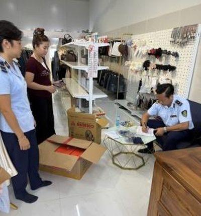 Đồng Nai: Phát hiện, tạm giữ hàng chục sản phẩm nghi giả mạo nhãn hiệu nổi tiếng