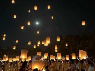Hàng nghìn đèn lồng mang thông điệp hòa bình thắp sáng bầu trời Indonesia