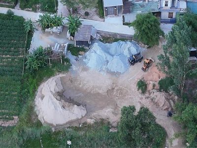 'Đò ma'... 'hút thịt' sông Bồ