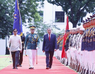 Philippines đón Tổng Bí thư, Chủ tịch nước Tô Lâm với 21 loạt đại bác chào mừng