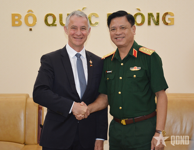 Thượng tướng Nguyễn Trường Thắng tiếp Chủ tịch Ủy ban Quốc phòng và Lực lượng vũ trang Pháp