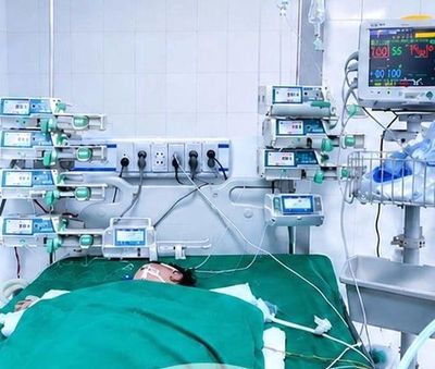 Cứu sống bệnh nhi tay chân miệng độ IV kèm biến chứng thần kinh, hô hấp nặng