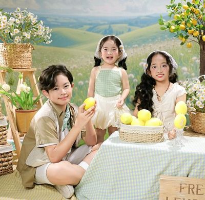 Khung hình 'gấp 3 visual' của 3 nhóc tỳ nhà Khánh Thi - Phan Hiển
