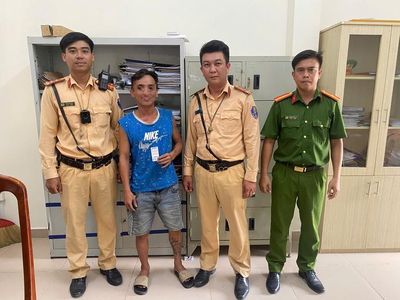 CSGT Tây Ninh phát hiện 3 tài xế đầu kéo dương tính với ma túy tại cửa khẩu Mộc Bài