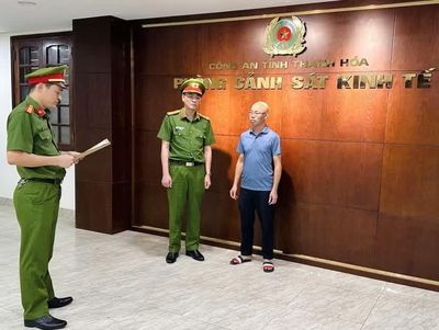 Khởi tố giám đốc công ty sản xuất 'Nem chua rán Hà Nội' giả