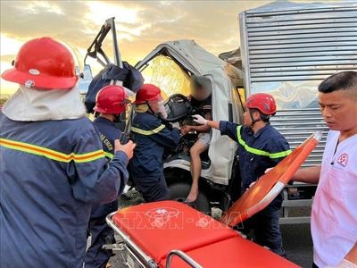 Tai nạn giao thông nghiêm trọng trên cao tốc Bắc - Nam, hai người tử vong