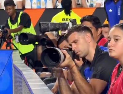 Cách nhà vô địch World Cup 2022 chiếm sóng dù không ra sân