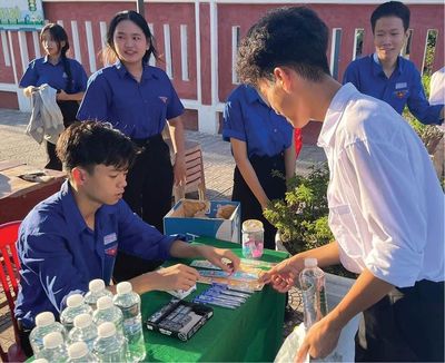 Tiếp sức sĩ tử