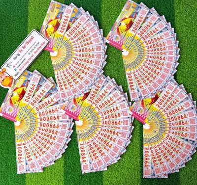 Trúng xổ số miền Nam, nhiều người đổi thưởng xuyên đêm