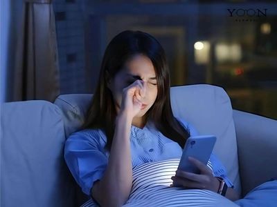 Nhiều người đổ lỗi cho điện thoại, nhưng 6 thói quen này còn gây hại cho đôi mắt hơn nhiều