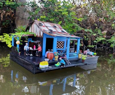 Tái hiện hồn quê miền Tây bằng những ngôi nhà thu nhỏ vạn người mê
