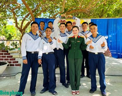 Nữ Thiếu úy 3 lần mang tiếng hát ra Trường Sa