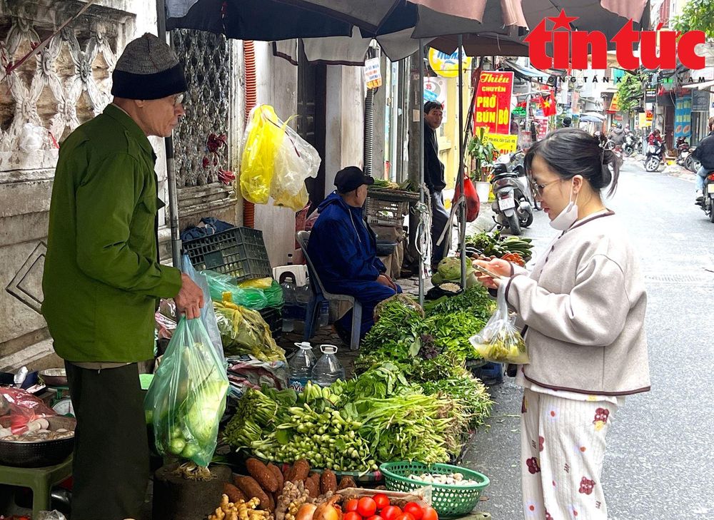 Giá thực phẩm tăng mạnh kéo chỉ số giá tiêu dùng tháng 11 tăng 0,45%