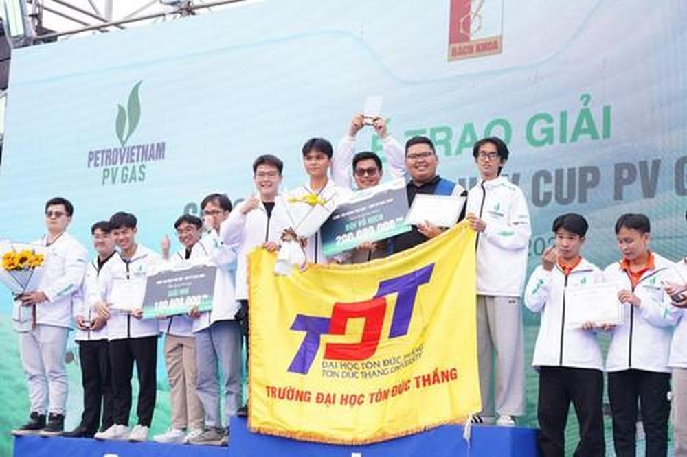 Tin nổi bật ngày 7/12: Đẩy mạnh chuyển đổi số cơ quan Đảng; Đoàn Việt Nam bắt đầu hành trình tại SEA Games 33