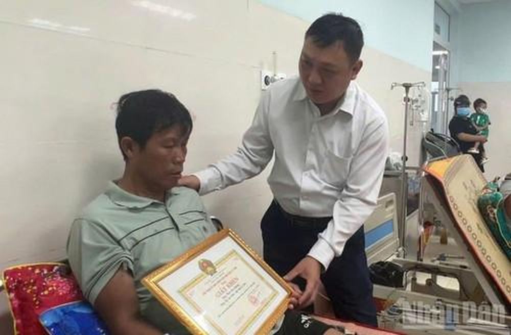 Tin nổi bật ngày 10/12: Thủ tướng Phạm Minh Chính đối thoại với nông dân năm 2025; Quốc hội thông qua nhiều luật, nghị quyết quan trọng; Việt Nam giành tấm Huy chương Vàng đầu tiên tại SEA Games 33