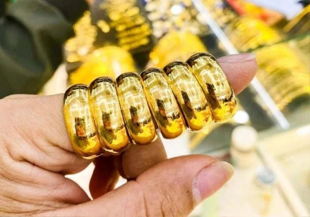 Giá vàng hôm nay (18/12): Vàng nhẫn bứt tốc, người mua đối mặt mức giá chưa từng thấy