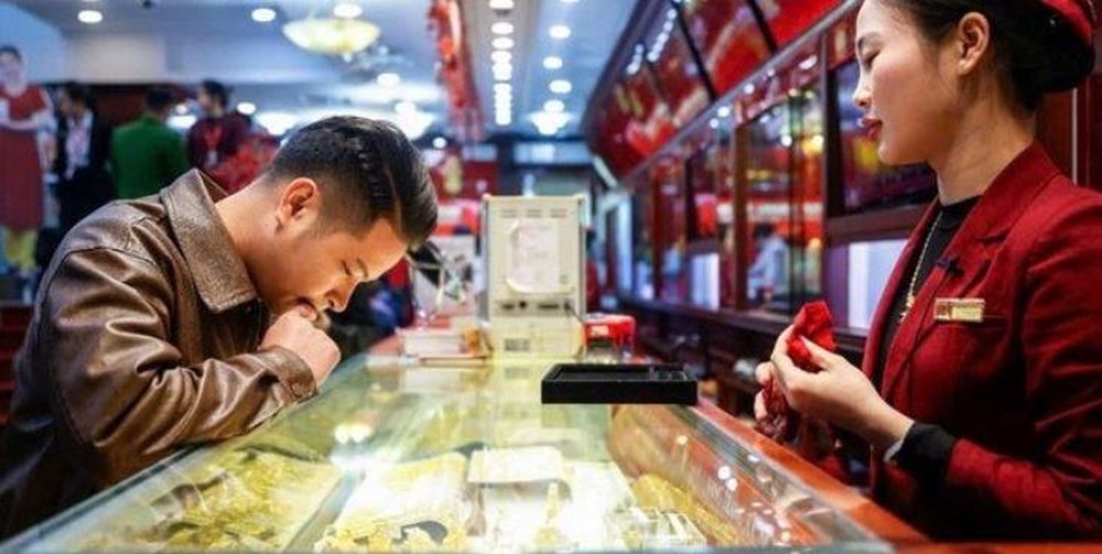 Giá vàng SJC đi ngang, giao dịch quanh ngưỡng 156,4 triệu đồng mỗi lượng