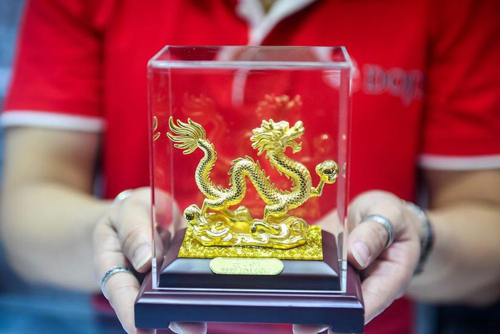 Giá vàng ngày 22/12: Giá vàng thế giới lập đỉnh mới, trong nước tăng vượt mức 157 triệu đồng/lượng